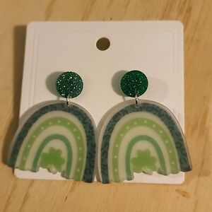 Green rainbow clover sparkle earrings